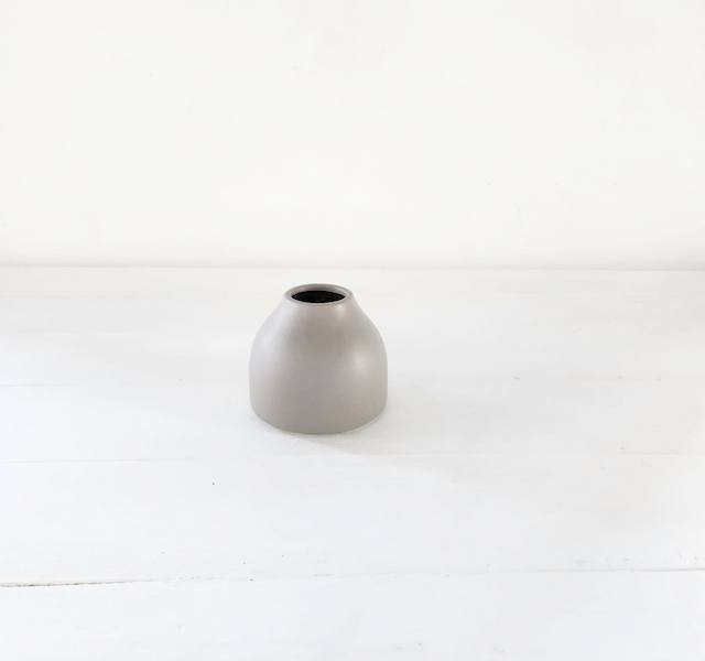 Ceramic Belly Budvase Grey - <p style='text-align: center;'><b></b><br>
R 15</p>